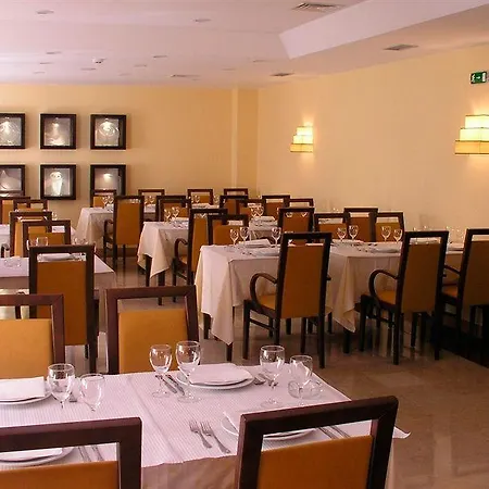 מלון Hotel Torres Novas טורס נובאס