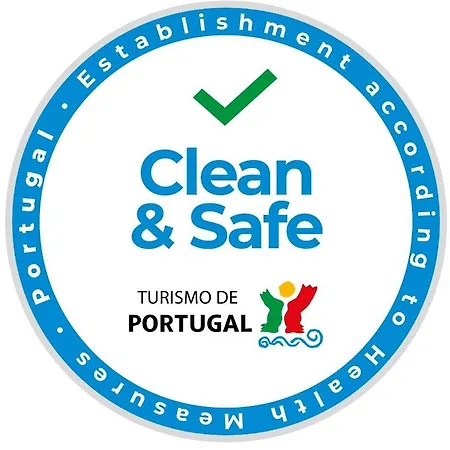 מלון Hotel Torres Novas 3*