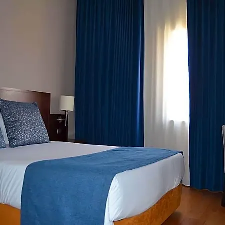 Ξενοδοχείο Hotel Torres Novas 3*