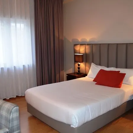 מלון Hotel Torres Novas טורס נובאס