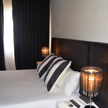 מלון Hotel Torres Novas