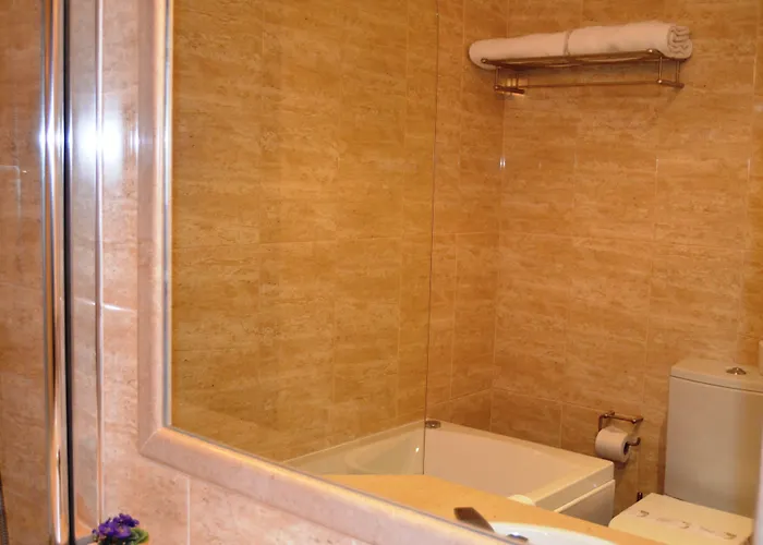 מלון Hotel Torres Novas